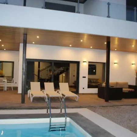 Sleeps 10 Pool Wifi Villa Puerto Calero