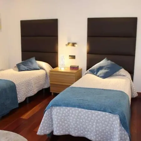 Sleeps 10 Pool Wifi Villa